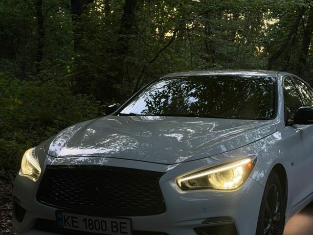 Білий Інфініті Q50, об'ємом двигуна 3 л та пробігом 81 тис. км за 17000 $, фото 1 на Automoto.ua