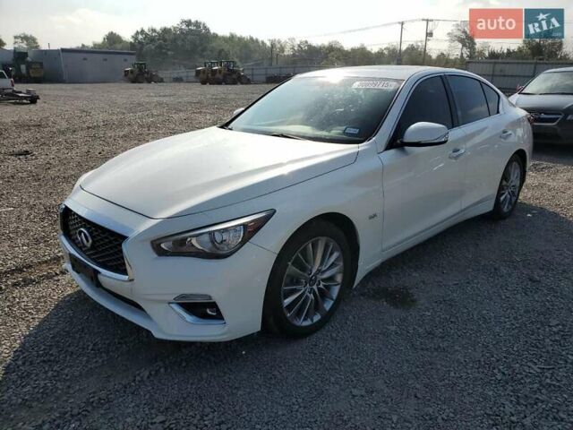 Белый Инфинити Q50, объемом двигателя 3 л и пробегом 84 тыс. км за 3800 $, фото 1 на Automoto.ua