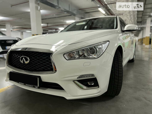 Білий Інфініті Q50, об'ємом двигуна 2 л та пробігом 24 тис. км за 25900 $, фото 1 на Automoto.ua