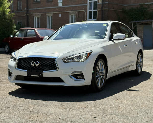 Белый Инфинити Q50, объемом двигателя 3 л и пробегом 1 тыс. км за 24500 $, фото 1 на Automoto.ua
