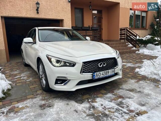 Білий Інфініті Q50, об'ємом двигуна 3 л та пробігом 4 тис. км за 30000 $, фото 1 на Automoto.ua