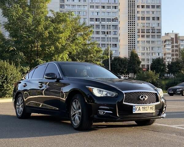 Черный Инфинити Q50, объемом двигателя 3.7 л и пробегом 209 тыс. км за 15000 $, фото 1 на Automoto.ua