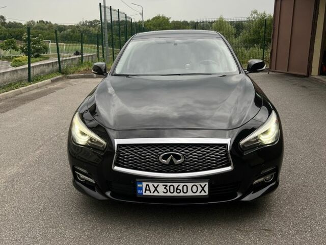 Черный Инфинити Q50, объемом двигателя 2.1 л и пробегом 240 тыс. км за 14900 $, фото 1 на Automoto.ua