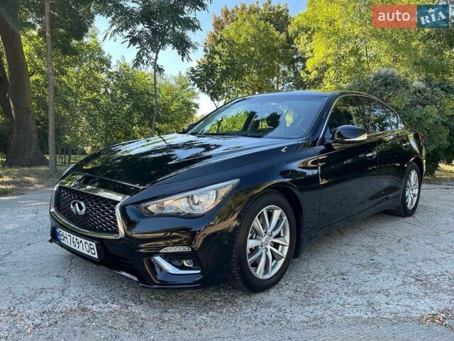 Чорний Інфініті Q50, об'ємом двигуна 3 л та пробігом 133 тис. км за 15800 $, фото 1 на Automoto.ua