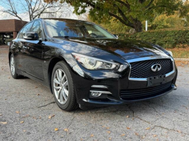 Чорний Інфініті Q50, об'ємом двигуна 2 л та пробігом 50 тис. км за 5500 $, фото 1 на Automoto.ua
