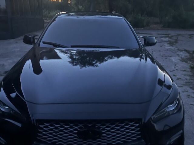 Чорний Інфініті Q50, об'ємом двигуна 3 л та пробігом 50 тис. км за 27300 $, фото 1 на Automoto.ua