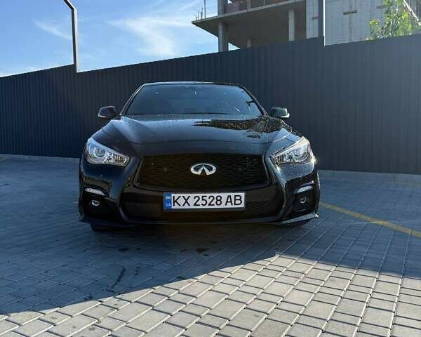 Черный Инфинити Q50, объемом двигателя 3 л и пробегом 17 тыс. км за 23999 $, фото 1 на Automoto.ua