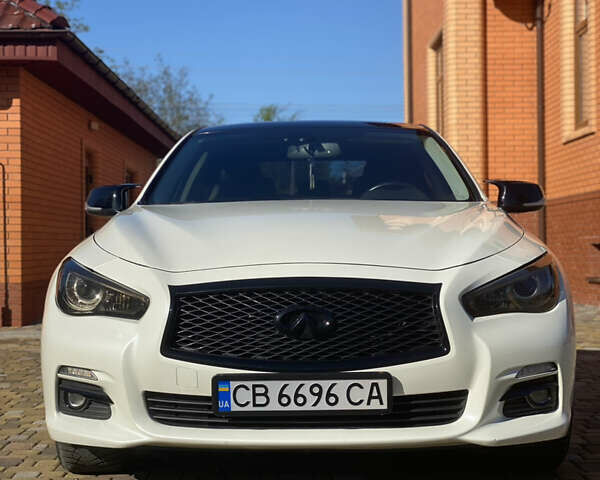 Инфинити Q50, объемом двигателя 3 л и пробегом 147 тыс. км за 18000 $, фото 1 на Automoto.ua