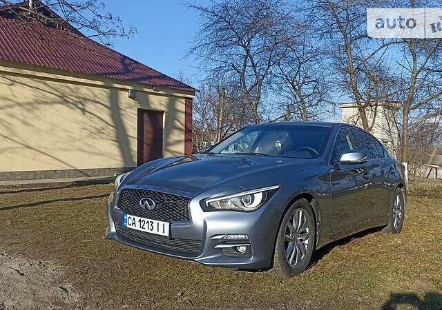 Сірий Інфініті Q50, об'ємом двигуна 3.7 л та пробігом 114 тис. км за 15999 $, фото 1 на Automoto.ua