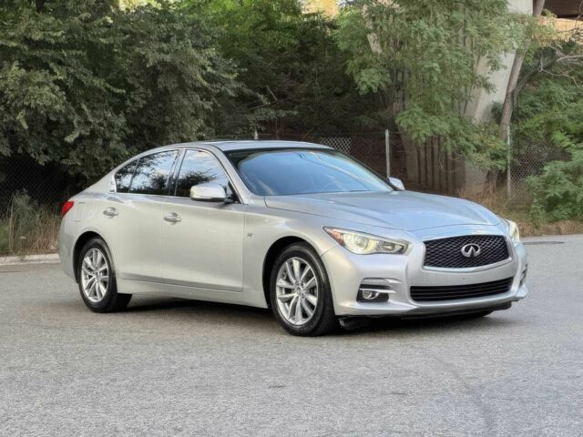 Серый Инфинити Q50, объемом двигателя 3.7 л и пробегом 75 тыс. км за 2600 $, фото 1 на Automoto.ua