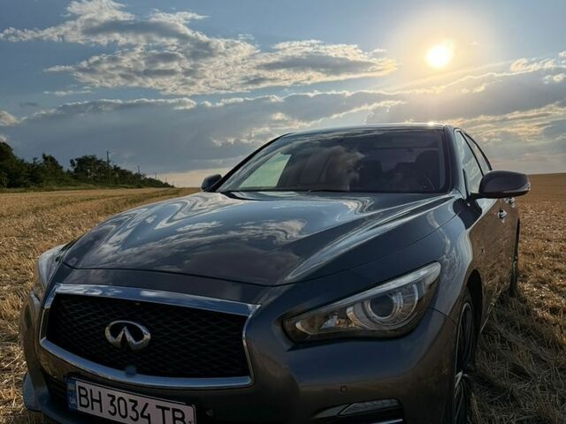 Серый Инфинити Q50, объемом двигателя 2.14 л и пробегом 175 тыс. км за 15000 $, фото 1 на Automoto.ua