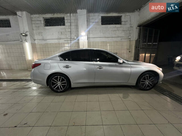 Сірий Інфініті Q50, об'ємом двигуна 2 л та пробігом 194 тис. км за 13000 $, фото 1 на Automoto.ua