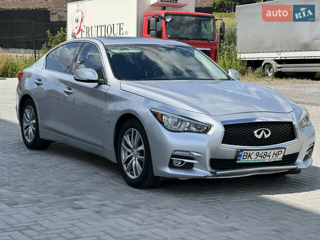 Сірий Інфініті Q50, об'ємом двигуна 3 л та пробігом 163 тис. км за 14800 $, фото 1 на Automoto.ua