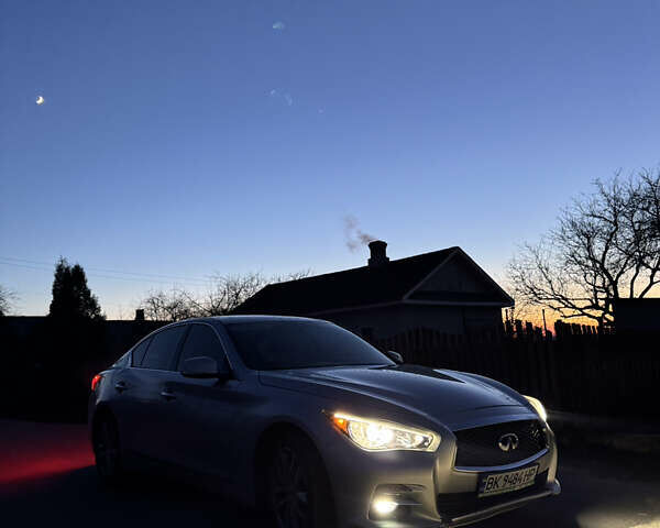 Сірий Інфініті Q50, об'ємом двигуна 3 л та пробігом 168 тис. км за 10500 $, фото 1 на Automoto.ua