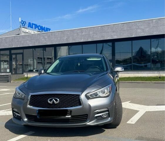 Серый Инфинити Q50, объемом двигателя 3 л и пробегом 85 тыс. км за 11000 $, фото 1 на Automoto.ua