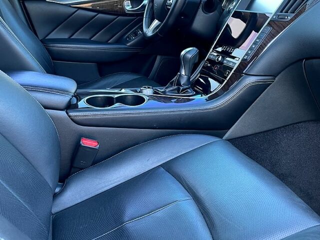 Серый Инфинити Q50, объемом двигателя 2.1 л и пробегом 148 тыс. км за 16300 $, фото 1 на Automoto.ua