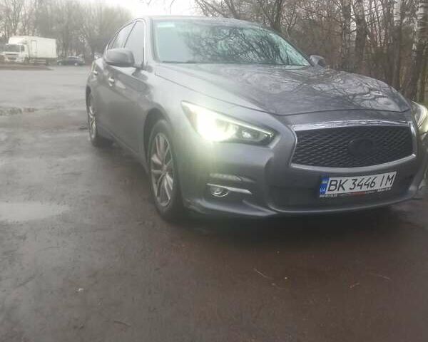 Сірий Інфініті Q50, об'ємом двигуна 2 л та пробігом 197 тис. км за 15500 $, фото 1 на Automoto.ua