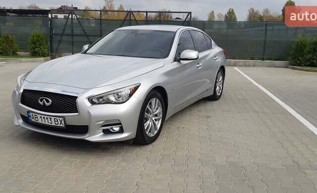Серый Инфинити Q50, объемом двигателя 3 л и пробегом 86 тыс. км за 16250 $, фото 1 на Automoto.ua