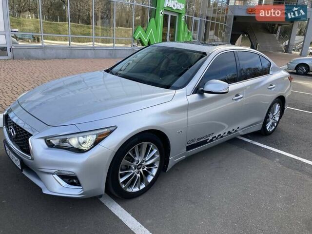 Серый Инфинити Q50, объемом двигателя 3 л и пробегом 139 тыс. км за 17000 $, фото 1 на Automoto.ua