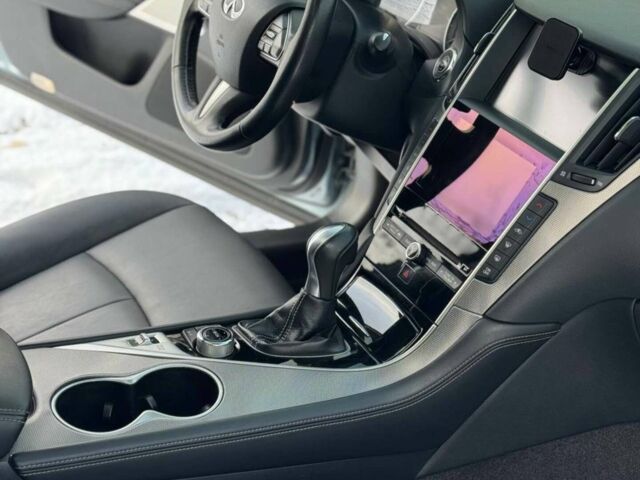 Сірий Інфініті Q50, об'ємом двигуна 3 л та пробігом 55 тис. км за 14500 $, фото 1 на Automoto.ua