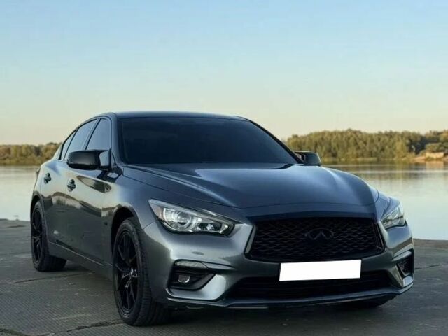Серый Инфинити Q50, объемом двигателя 2 л и пробегом 127 тыс. км за 10100 $, фото 1 на Automoto.ua