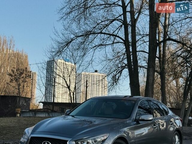 Сірий Інфініті Q50, об'ємом двигуна 3 л та пробігом 100 тис. км за 14500 $, фото 1 на Automoto.ua