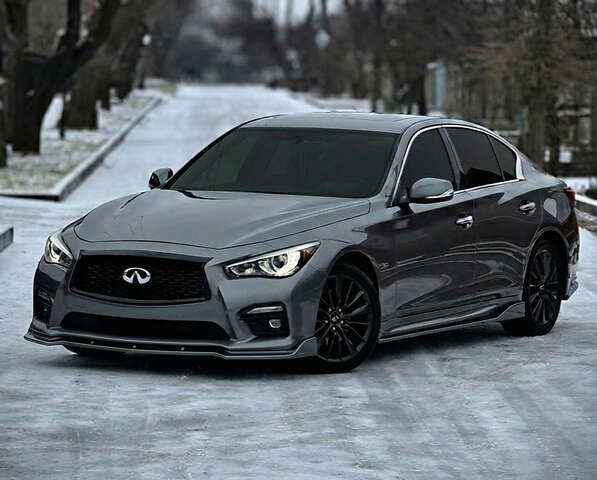 Серый Инфинити Q50, объемом двигателя 3 л и пробегом 186 тыс. км за 14800 $, фото 1 на Automoto.ua