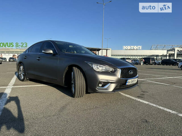 Серый Инфинити Q50, объемом двигателя 3 л и пробегом 111 тыс. км за 17500 $, фото 1 на Automoto.ua