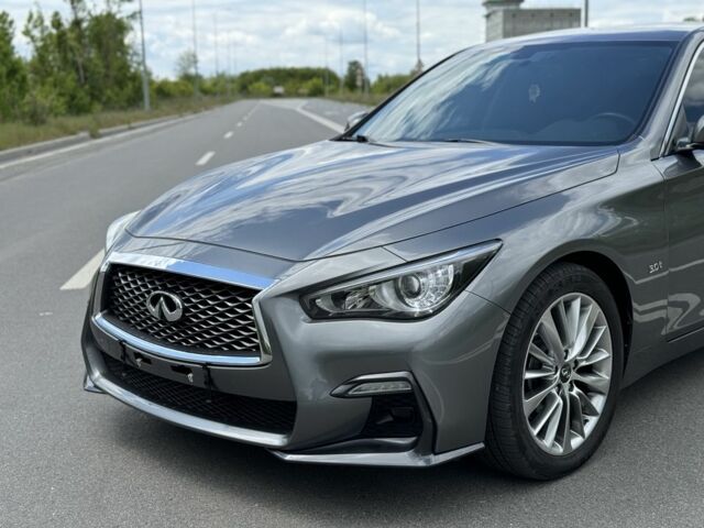 Серый Инфинити Q50, объемом двигателя 3 л и пробегом 100 тыс. км за 19998 $, фото 1 на Automoto.ua