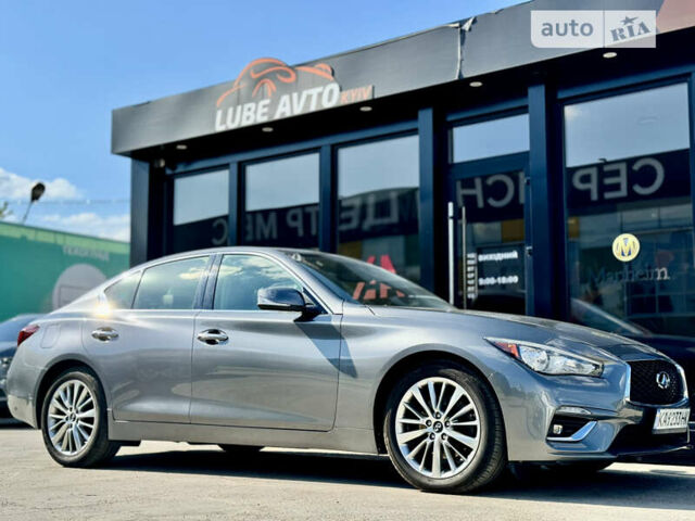 Серый Инфинити Q50, объемом двигателя 3 л и пробегом 113 тыс. км за 17370 $, фото 1 на Automoto.ua
