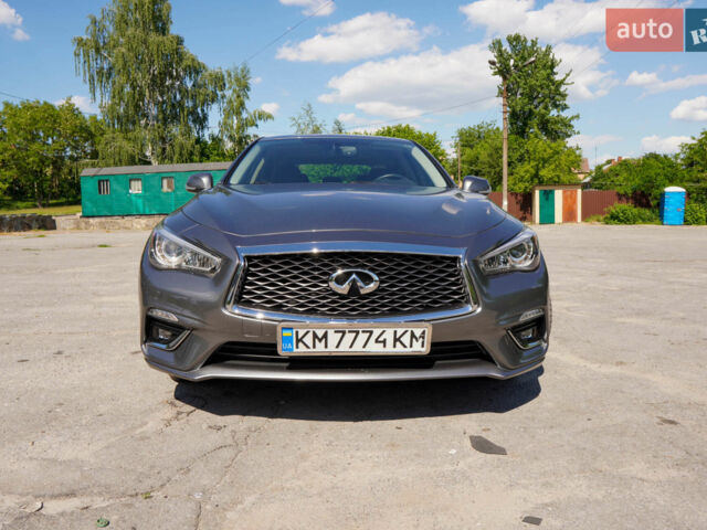 Серый Инфинити Q50, объемом двигателя 3 л и пробегом 142 тыс. км за 15900 $, фото 1 на Automoto.ua