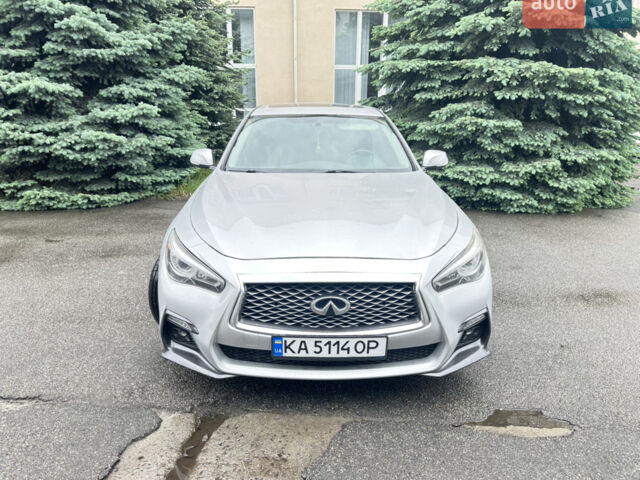 Серый Инфинити Q50, объемом двигателя 3 л и пробегом 105 тыс. км за 13499 $, фото 1 на Automoto.ua