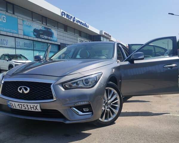Сірий Інфініті Q50, об'ємом двигуна 3 л та пробігом 76 тис. км за 17500 $, фото 1 на Automoto.ua