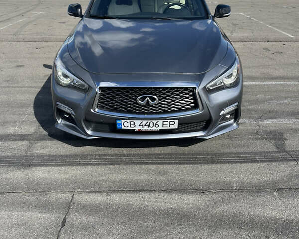 Серый Инфинити Q50, объемом двигателя 3 л и пробегом 170 тыс. км за 24000 $, фото 1 на Automoto.ua