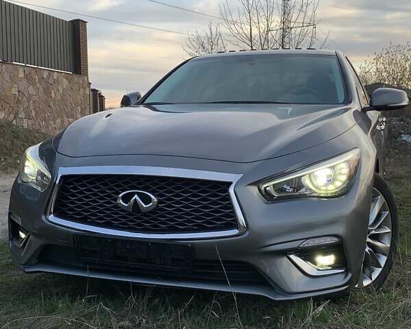 Сірий Інфініті Q50, об'ємом двигуна 3 л та пробігом 100 тис. км за 18900 $, фото 1 на Automoto.ua