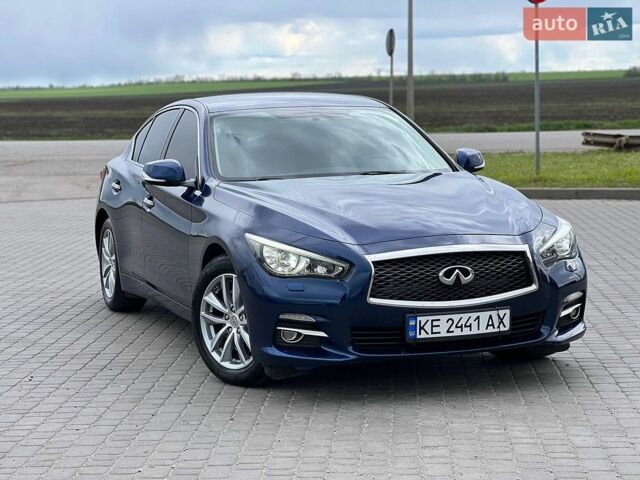 Синий Инфинити Q50, объемом двигателя 1.99 л и пробегом 197 тыс. км за 12000 $, фото 1 на Automoto.ua