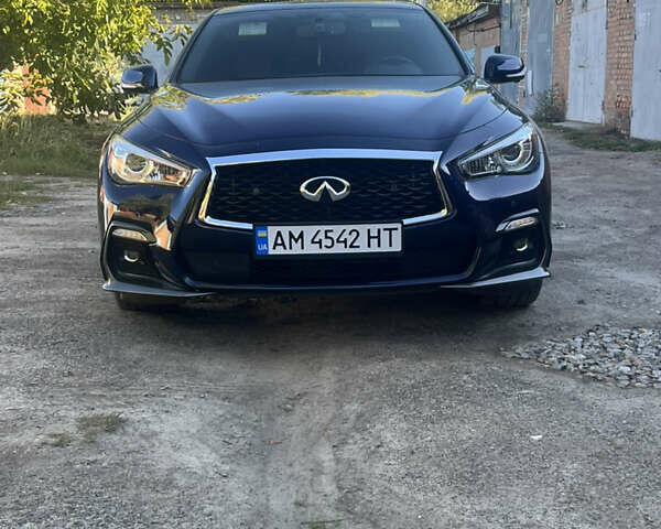 Синий Инфинити Q50, объемом двигателя 3 л и пробегом 60 тыс. км за 21999 $, фото 1 на Automoto.ua