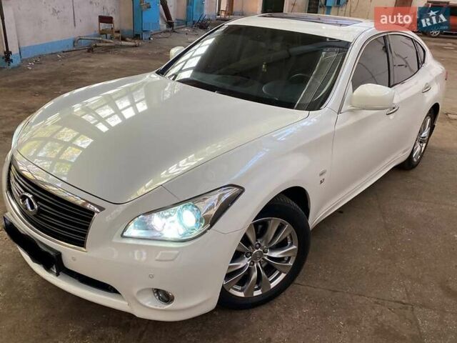 Белый Инфинити Q70, объемом двигателя 3.7 л и пробегом 99 тыс. км за 20500 $, фото 1 на Automoto.ua