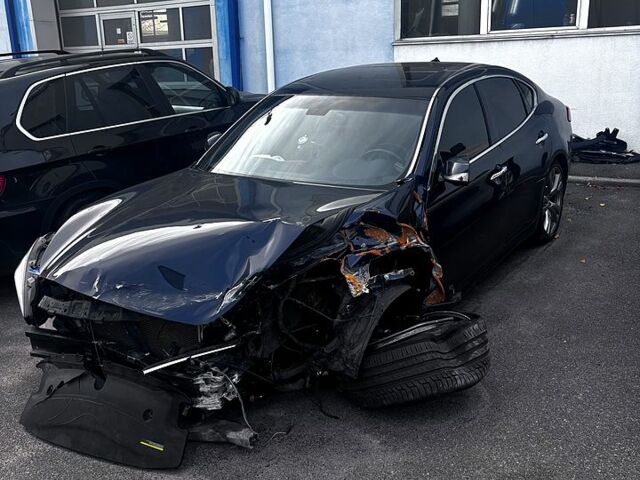 Синий Инфинити Q70, объемом двигателя 3.7 л и пробегом 0 тыс. км за 6300 $, фото 1 на Automoto.ua