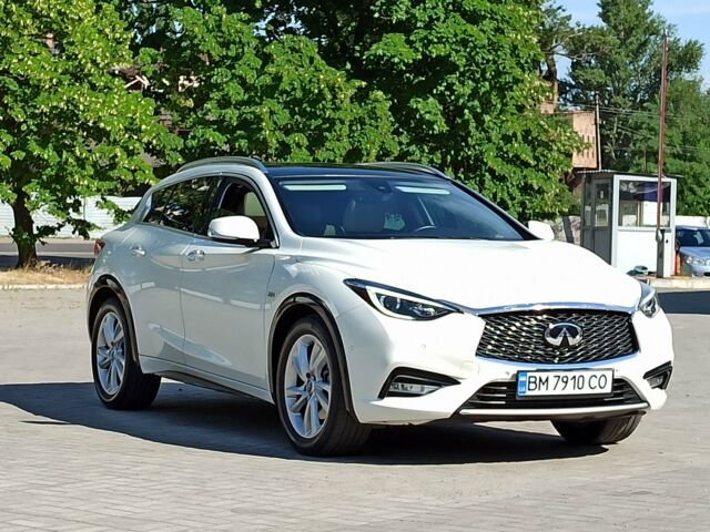 Белый Инфинити QX30, объемом двигателя 2 л и пробегом 41 тыс. км за 19300 $, фото 1 на Automoto.ua