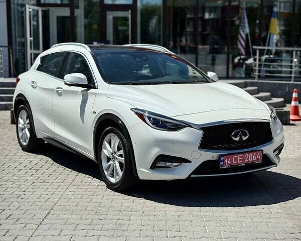 Белый Инфинити QX30, объемом двигателя 0 л и пробегом 99 тыс. км за 18300 $, фото 1 на Automoto.ua