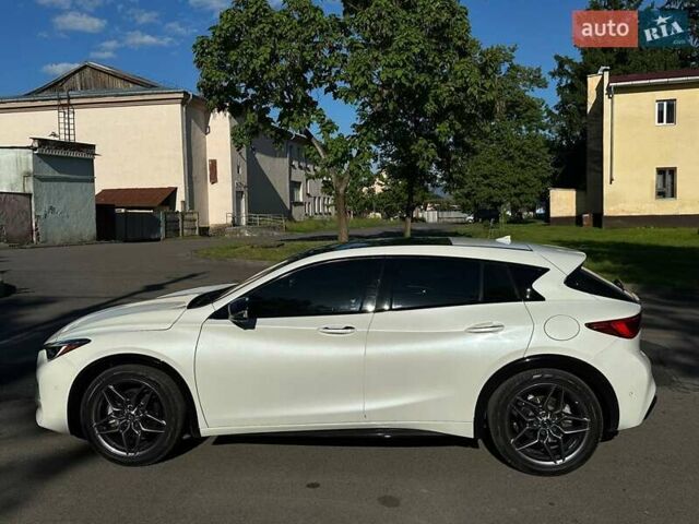 Белый Инфинити QX30, объемом двигателя 1.99 л и пробегом 48 тыс. км за 22700 $, фото 1 на Automoto.ua