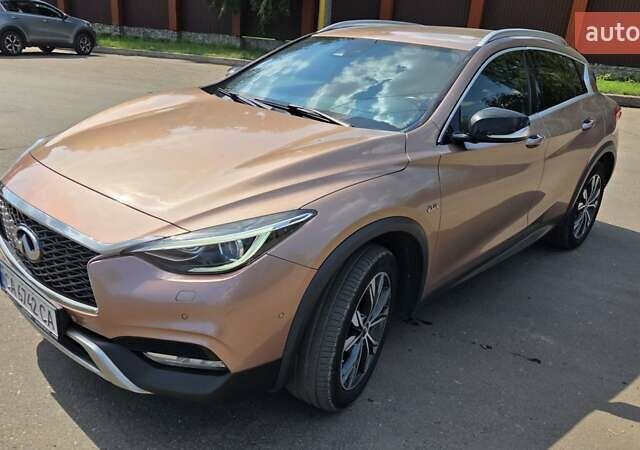 Бежевый Инфинити QX30, объемом двигателя 1.99 л и пробегом 130 тыс. км за 20500 $, фото 1 на Automoto.ua