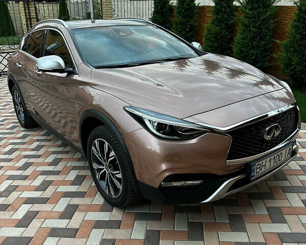 Бежевый Инфинити QX30, объемом двигателя 1.99 л и пробегом 54 тыс. км за 22200 $, фото 1 на Automoto.ua