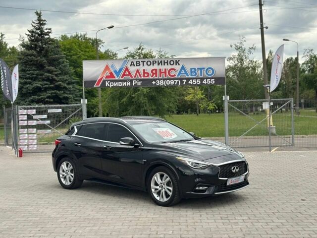 Черный Инфинити QX30, объемом двигателя 2 л и пробегом 142 тыс. км за 17800 $, фото 1 на Automoto.ua