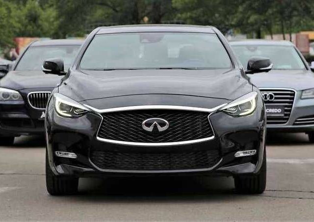 Черный Инфинити QX30, объемом двигателя 0 л и пробегом 124 тыс. км за 12000 $, фото 1 на Automoto.ua
