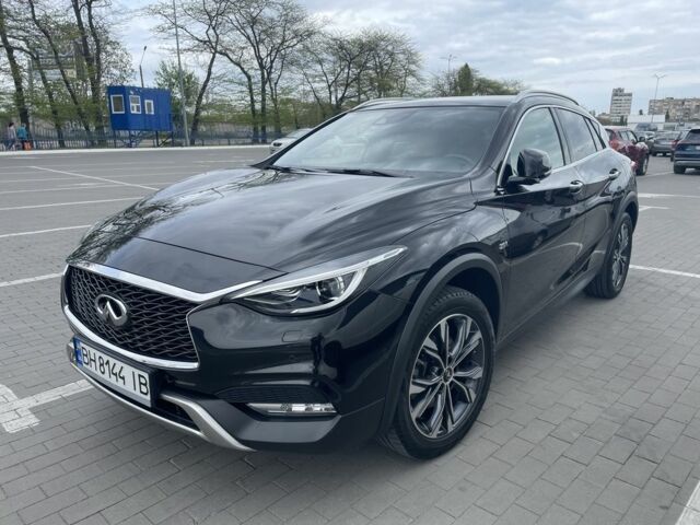 Черный Инфинити QX30, объемом двигателя 2 л и пробегом 63 тыс. км за 17300 $, фото 1 на Automoto.ua