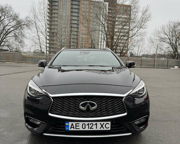 Чорний Інфініті QX30, об'ємом двигуна 1.99 л та пробігом 64 тис. км за 18000 $, фото 1 на Automoto.ua