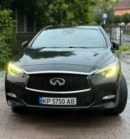 Чорний Інфініті QX30, об'ємом двигуна 1.99 л та пробігом 134 тис. км за 16000 $, фото 1 на Automoto.ua