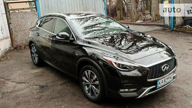 Чорний Інфініті QX30, об'ємом двигуна 2 л та пробігом 100 тис. км за 16500 $, фото 1 на Automoto.ua